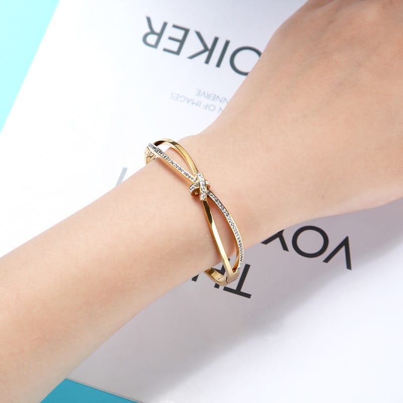 Corundum I Beautiful Woman Bracelet