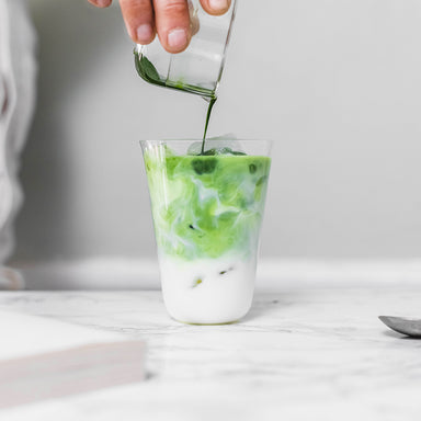 Cuzen uses magnets to brew you a fresh matcha in seconds