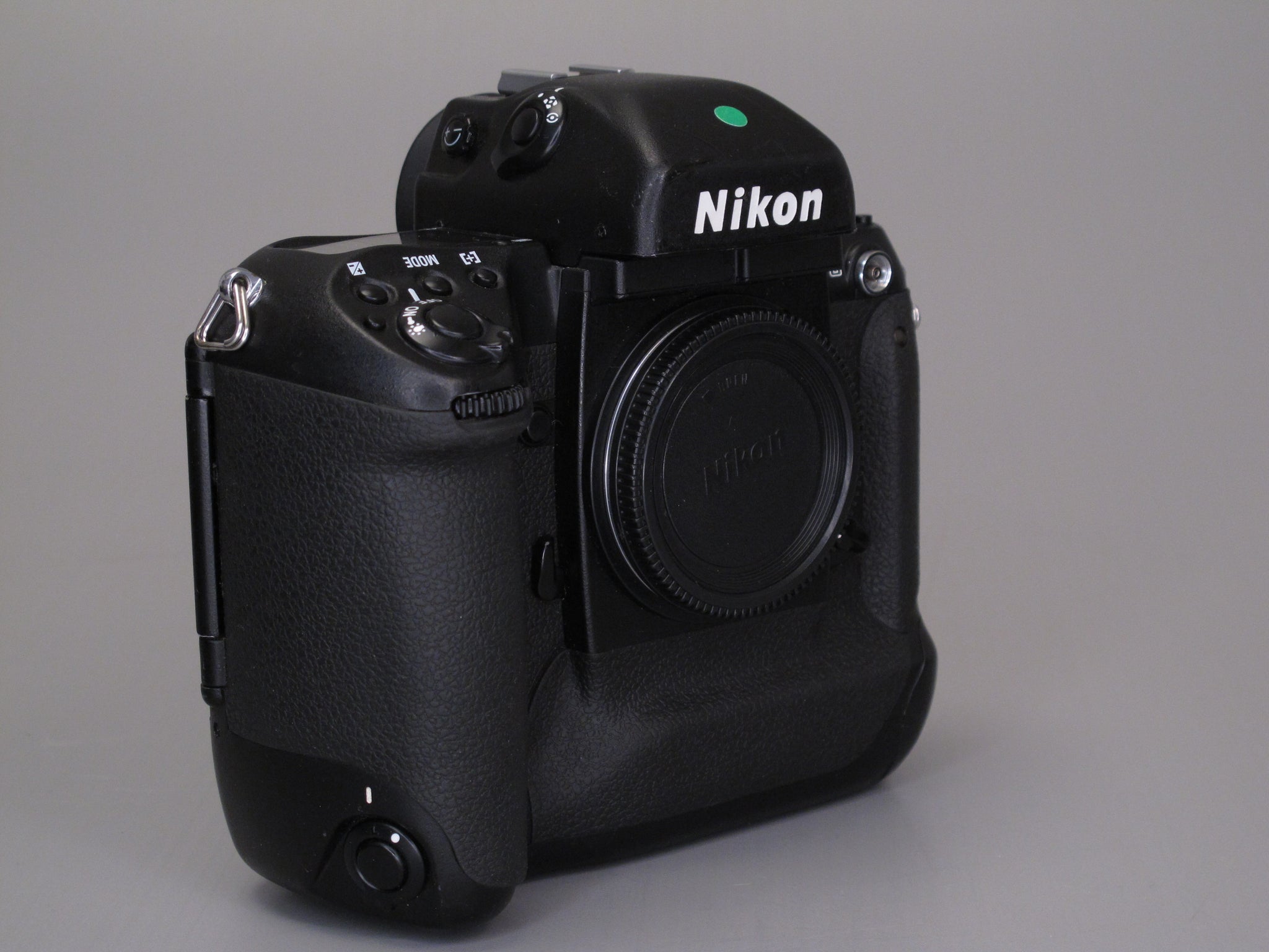 Nikon F5 35mm Camera Body – Phototek Canada