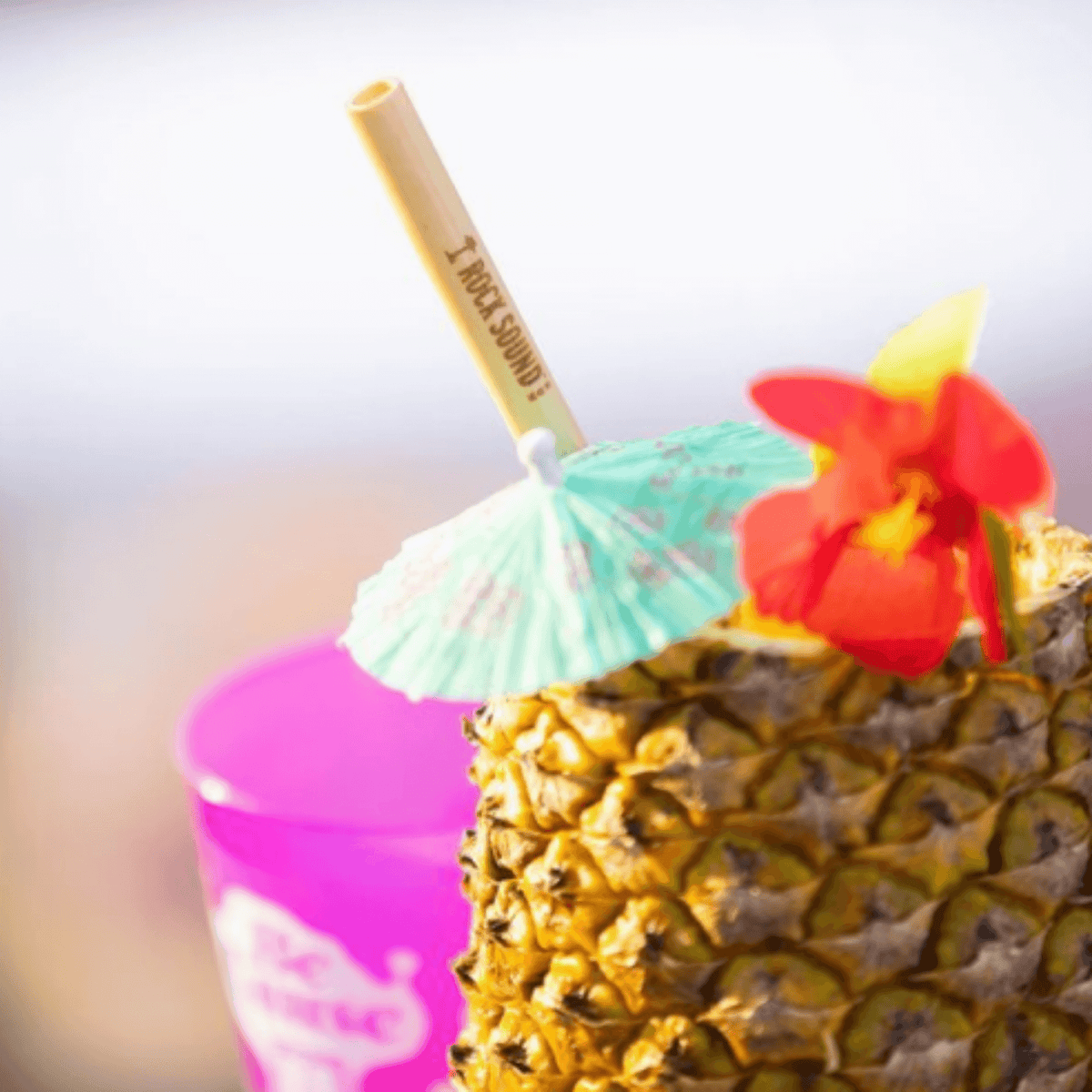 https://cdn.shopify.com/s/files/1/0273/9915/9882/files/Rock-sound-rum-engraved-straw-in-pineapple-straw_e3fe6139-fb1f-4946-b2c6-93ce5800b29f_1200x.png?v=1693659133