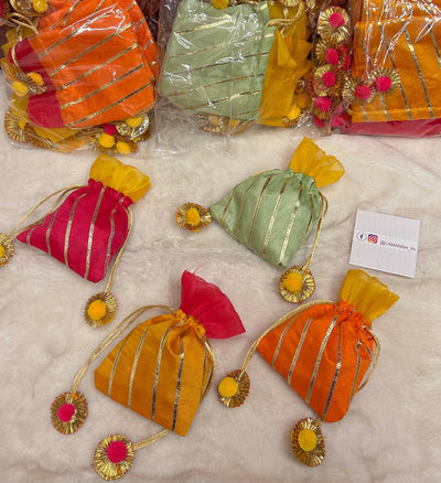  LALAFINA 4pcs Sachet Tassel Cloth Bag satin bags haldi