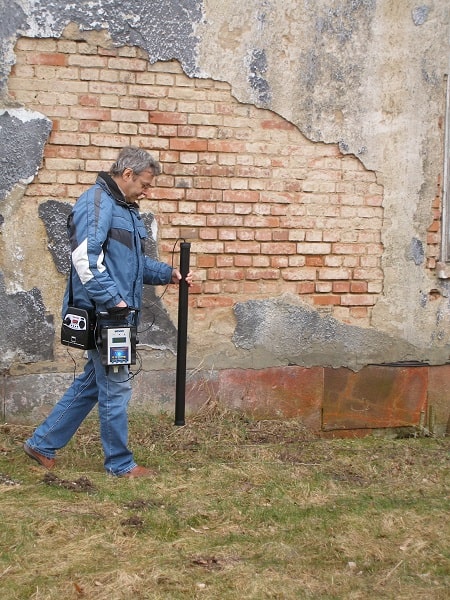 OKM Treasure Hunter operating the Rover C II with the Supersensor