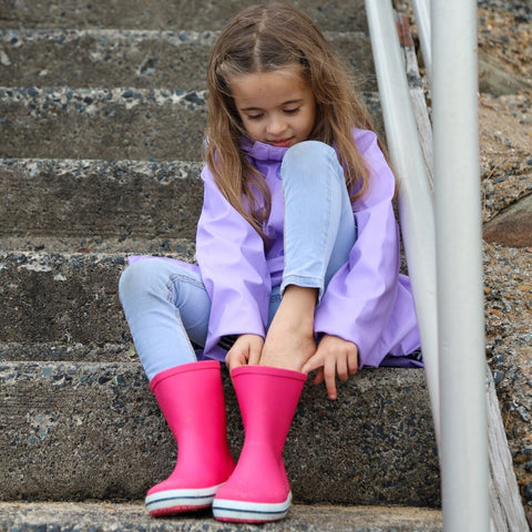 Kids gumboots that are easy to put on