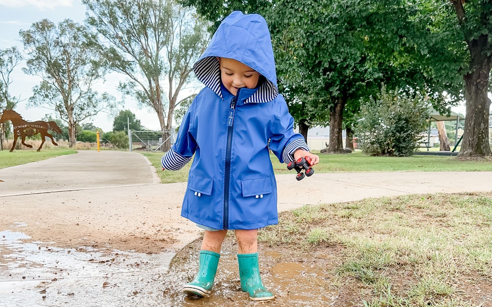 How to dress your kids for outdoor play