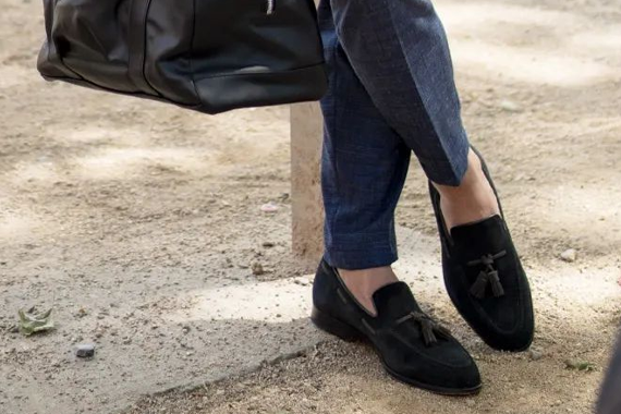 Wyatt Tassel Loafer - Black Suede