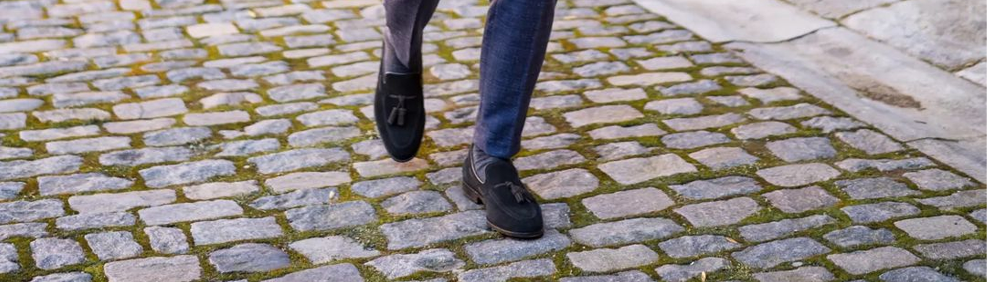 Wyatt Tassel Loafer - Black Suede