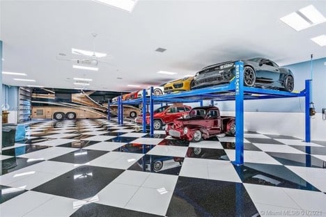 25-car garage