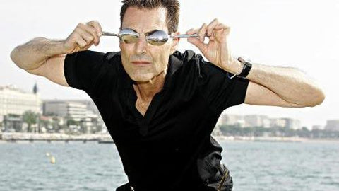 Uri-Geller-posing