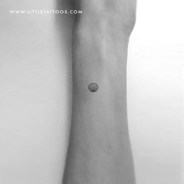 70 Tiny Tattoos For Women With Minimalist Mindsets  TattooBlend