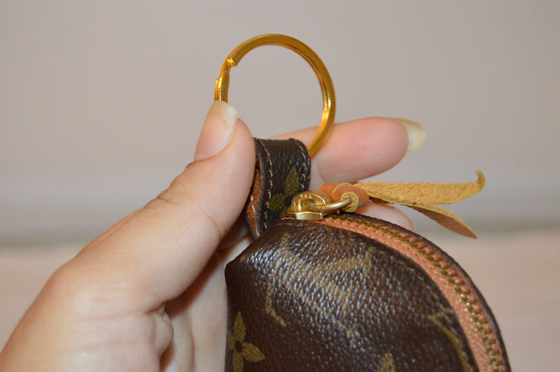 REPURPOSED Louis Vuitton Card Pouch Key Chain – NH Timeless Designers