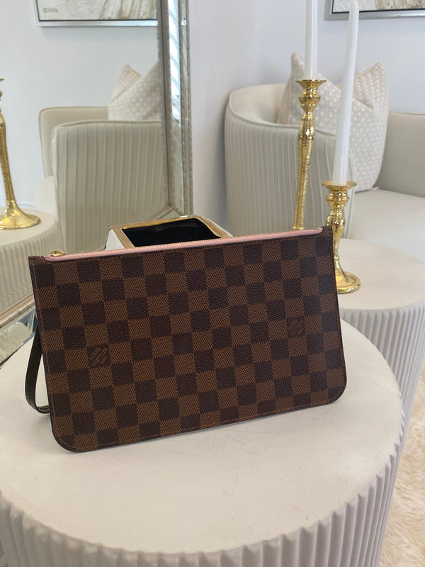 Authentic Louis Vuitton Pallas wristlet – NH Timeless Designers