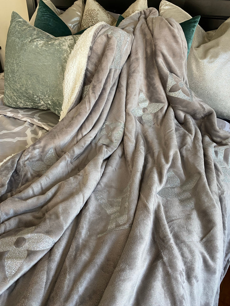 Tổng hợp với hơn 69 grey louis vuitton blanket tuyệt vời nhất  trieuson5