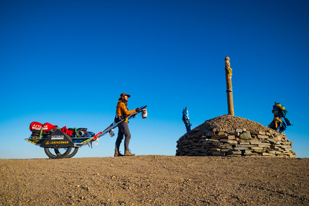 Mateusz Waligora solo crossing gobi desert lyofood