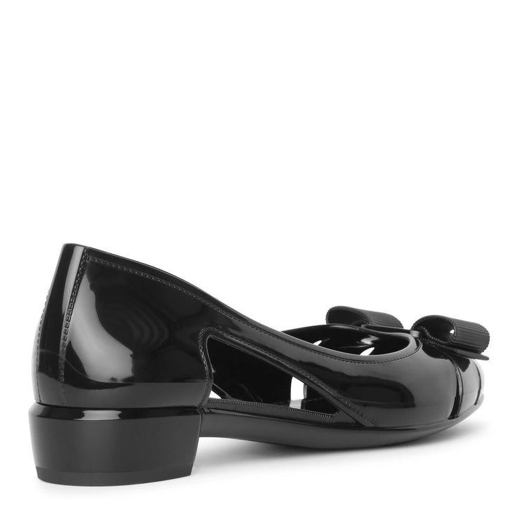 black jelly pumps