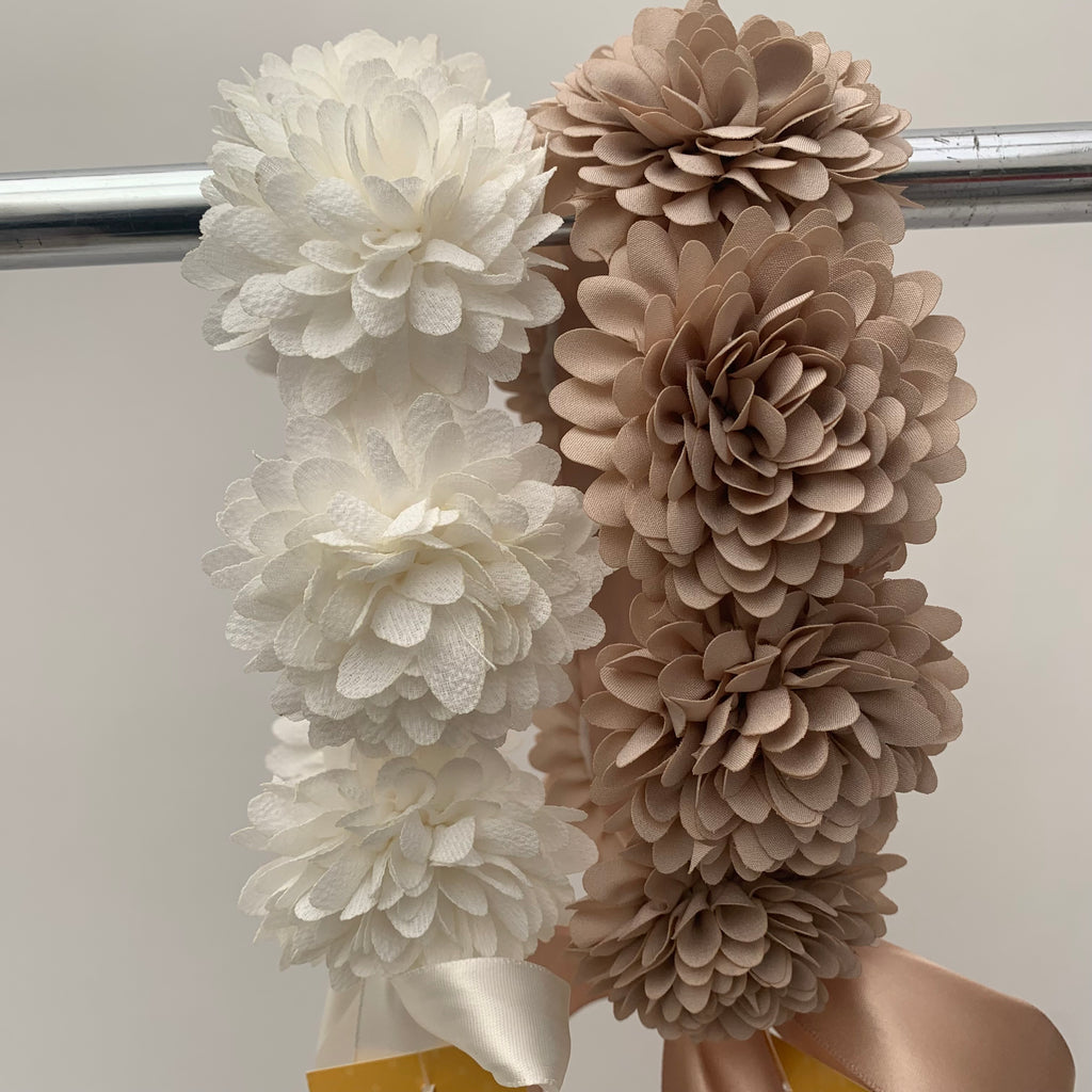 Corona ajustable flor tipo cempasúchil – Bámbola Moda Infantil