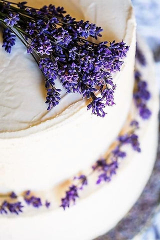 Como Usar Flores Comestibles en tus Tartas – Mia Bakery