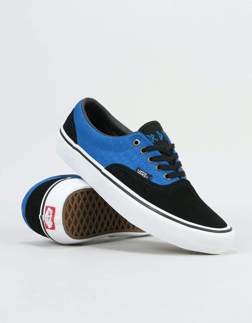 vans era black blue