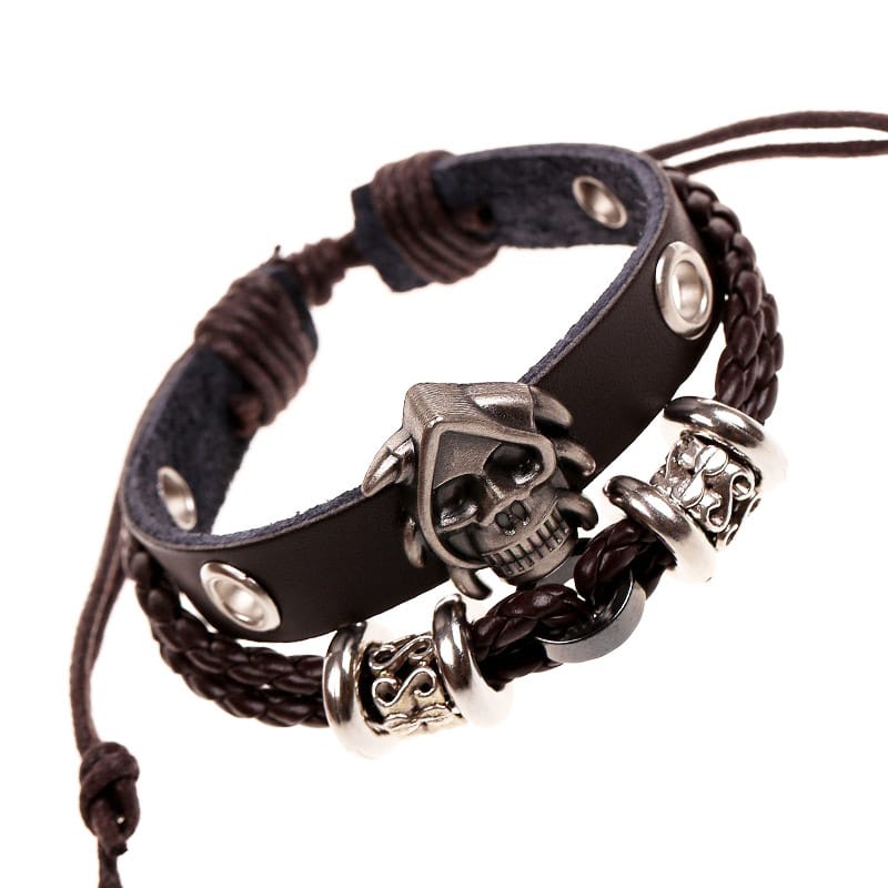 Charm-Armband aus Leder mit Gothic-Schädel und Nieten