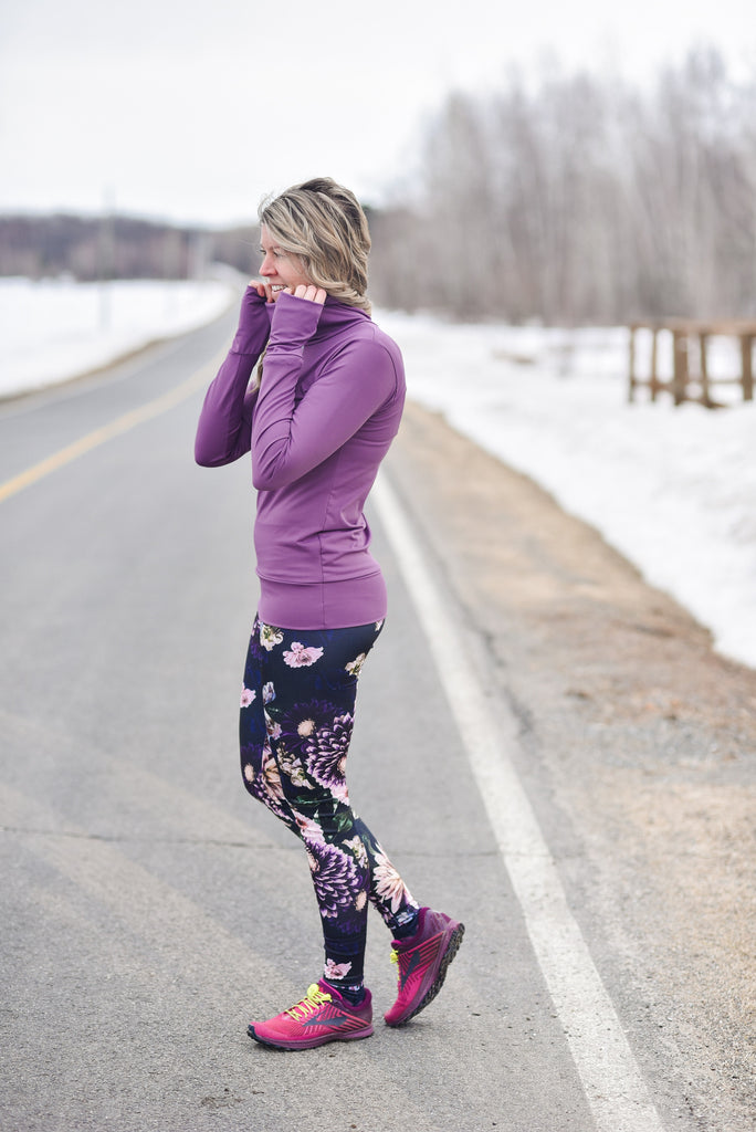 Dark pink or boysberry sports leggings made in Quebec – APRT Créations