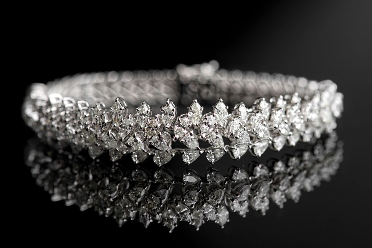 A beautiful milgrain diamond ring.