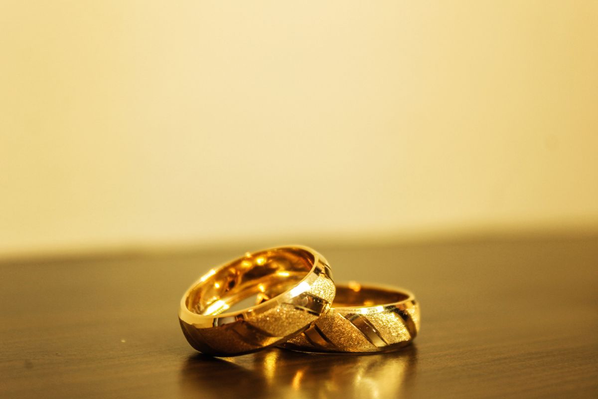 A beautiful set of two 14k gold ring kept together