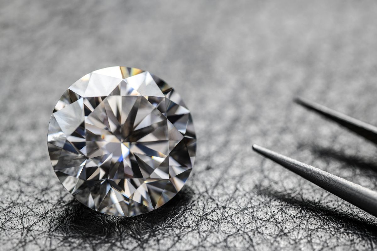 A close up view of round diamond facets in the image.