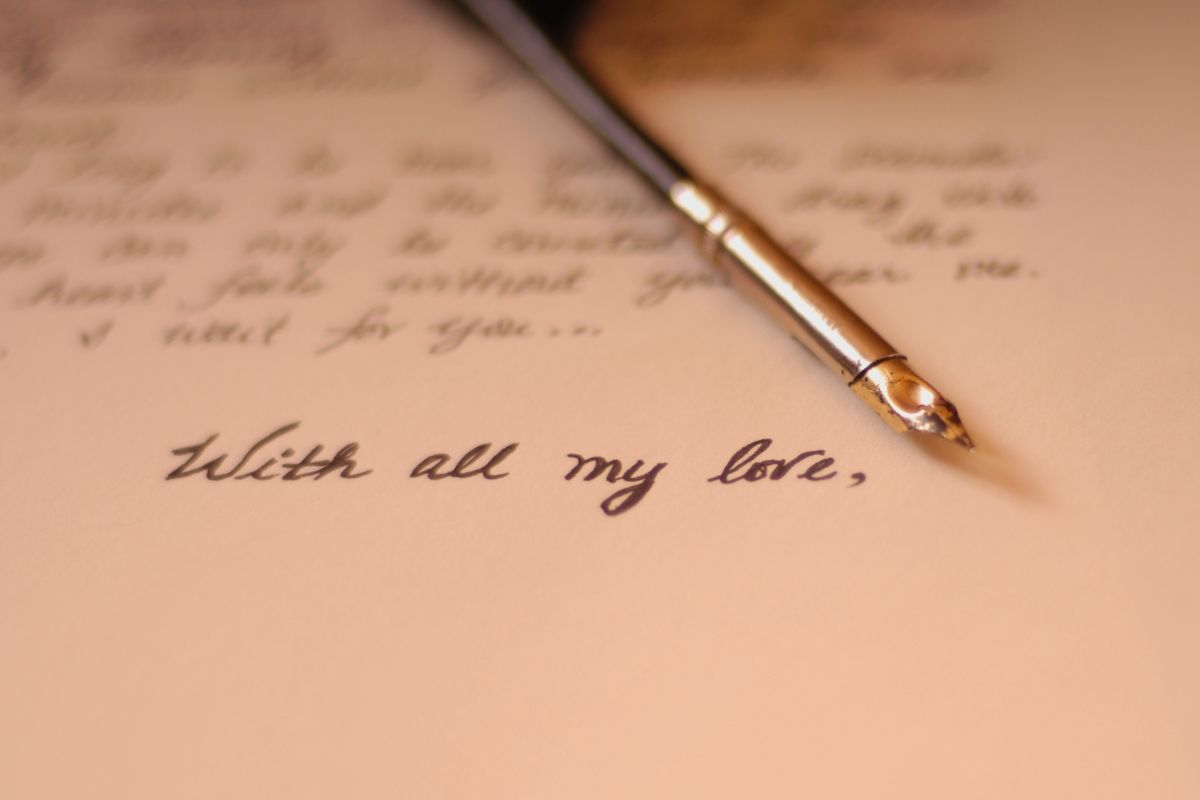 A love letter written by a women for her boyfriend in way to propose him