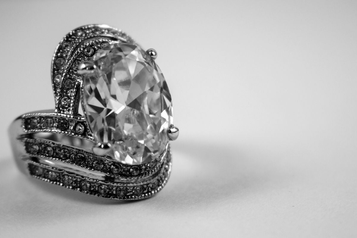 An i3 diamond ring
