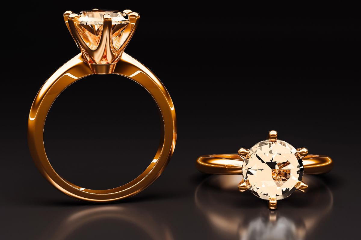 J color diamond in gold setting showing optimum brilliance.