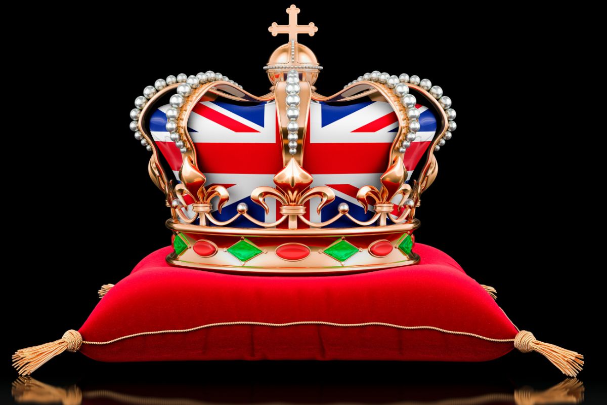 The British Crown Jewels with Type 2a diamond