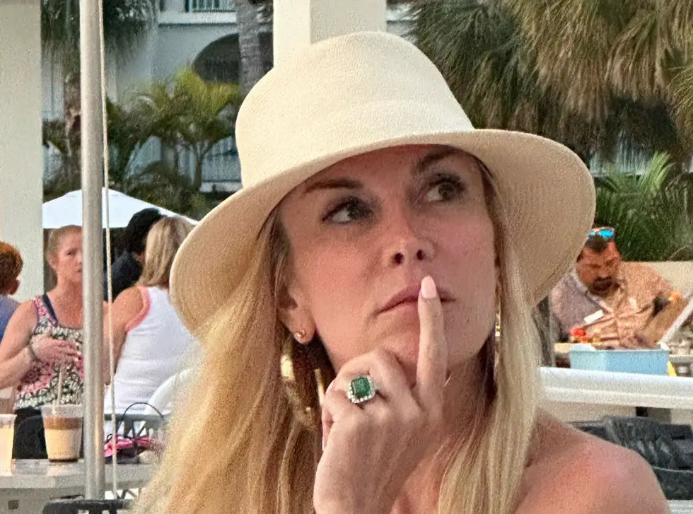 Tinsley Mortimer flaunting her engagement ring