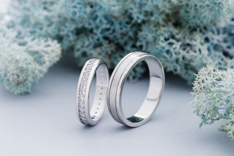 Two white gold rings