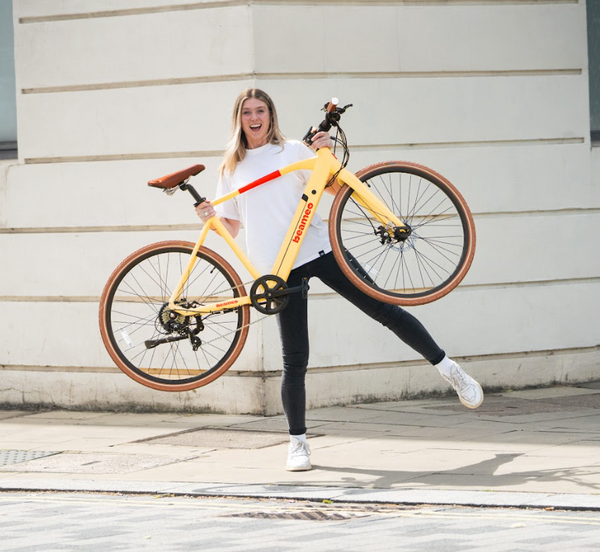 Girl holding Beameo Classic electric bike