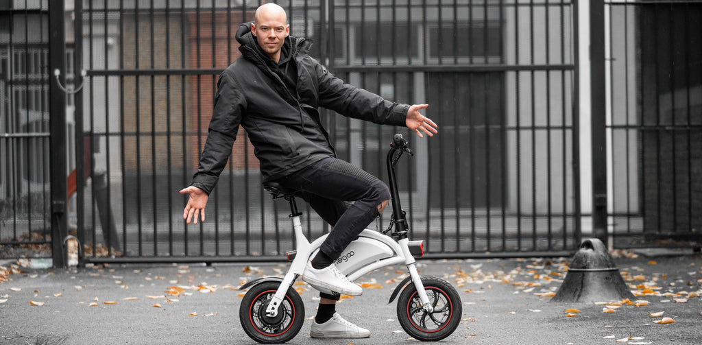 Person sitting on Windgoo B3 electric bike