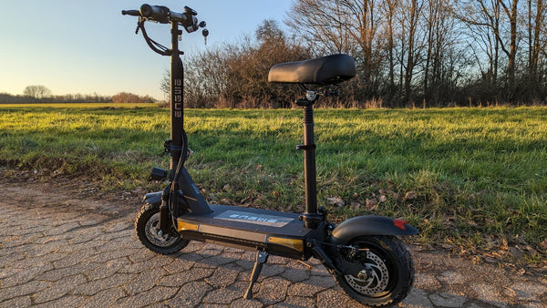 Engwe S6 electric scooter with a seat