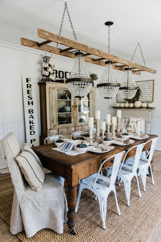 Simple Neutral Fall Dining Room - Lovely farmhouse & rustic cottage style…: 