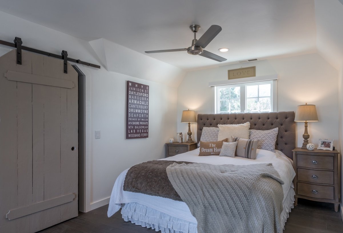 farmhouse-bedroom