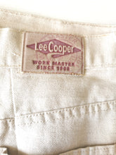 Charger l&#39;image dans la galerie, jupe en jean taille haute écrue vintage Lee Cooper, taille 40
