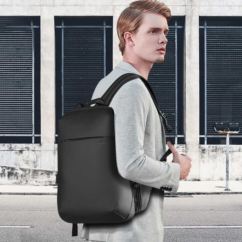 The Incredibleâ¢ DLX Backpack