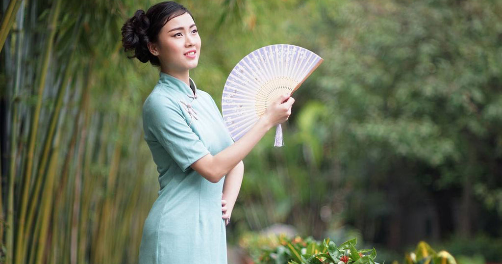 Femme-en-qipao-bleu