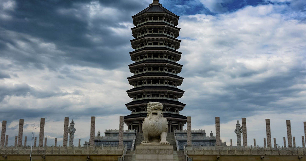 Grande-pagode-et-lion-protecteur