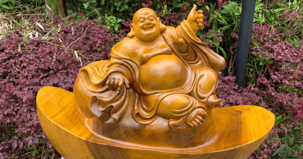 Grande-statue-Bouddha-rieur