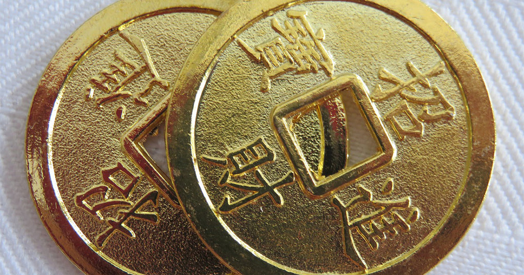 Les pièces Feng Shui : la signification des pièces de monnaie chinoises et  pourquoi il vous en faut une – Karma et Moi