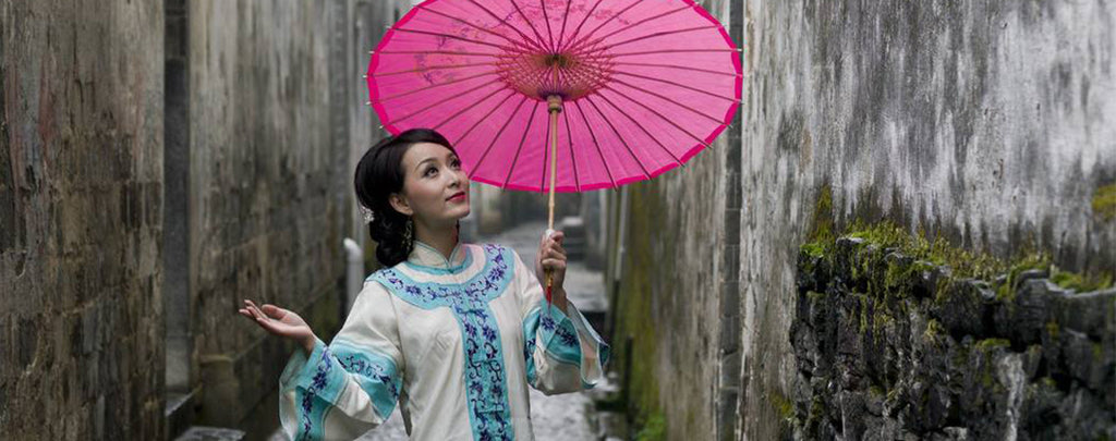femme-avec-une-ombrelle
