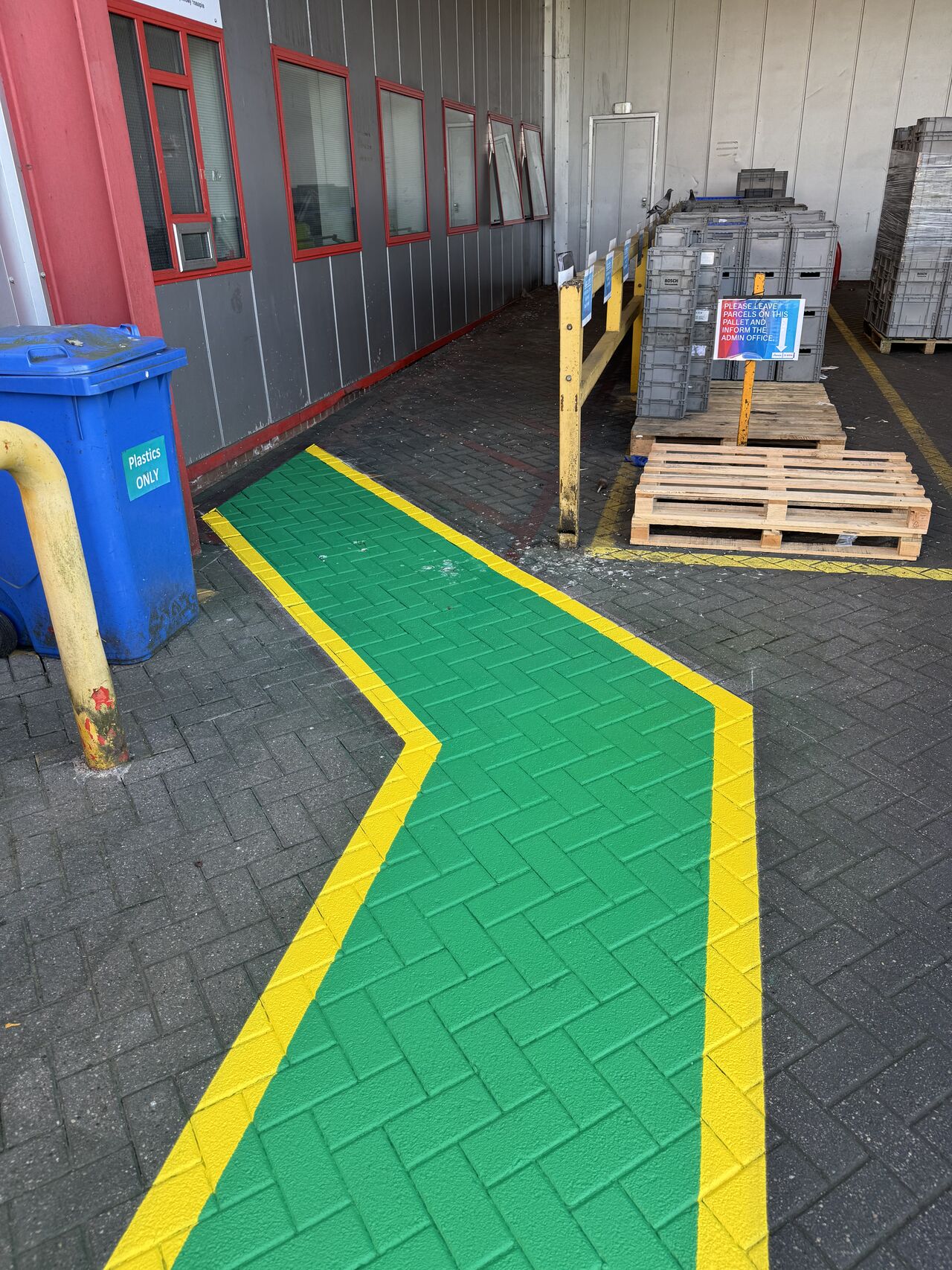 Service Yard Line Markings.jpeg__PID:abb58f4d-5bc9-4246-bc97-3018ec8e371e