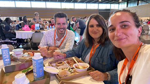 Repas au 43ème congrès de l'APF France Handicap en compagnie de Charlotte Alaux, Lucie Crussé et Mickaël Huneau.