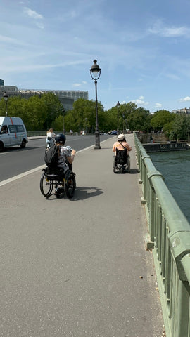 Charles et Charlotte Alaux en route pour l'université de Jussieu.