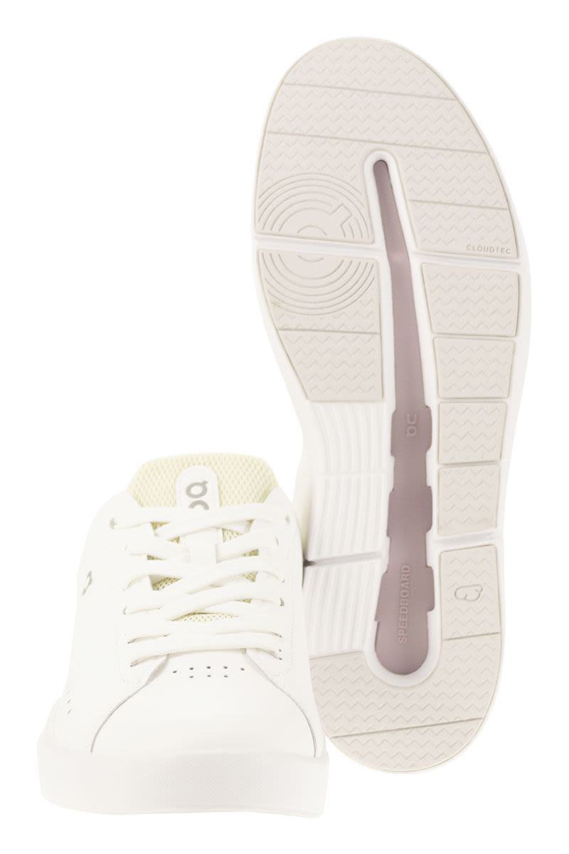 Shop On The Roger Advantage - Sneakers In White