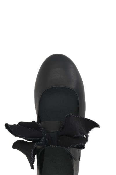 Shop Yohji Yamamoto Flat Shoes In Black