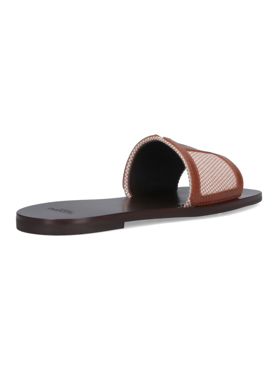 Valentino Star Leather Slide Sandals With Rubber Sole In Sand